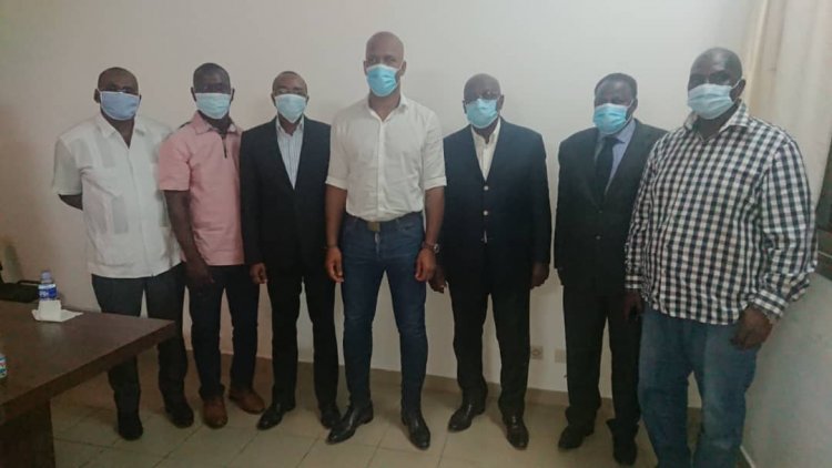 Côte d’Ivoire-Présidence de la Caf : le candidat Jacques Anouma reçu par Didier Drogba   