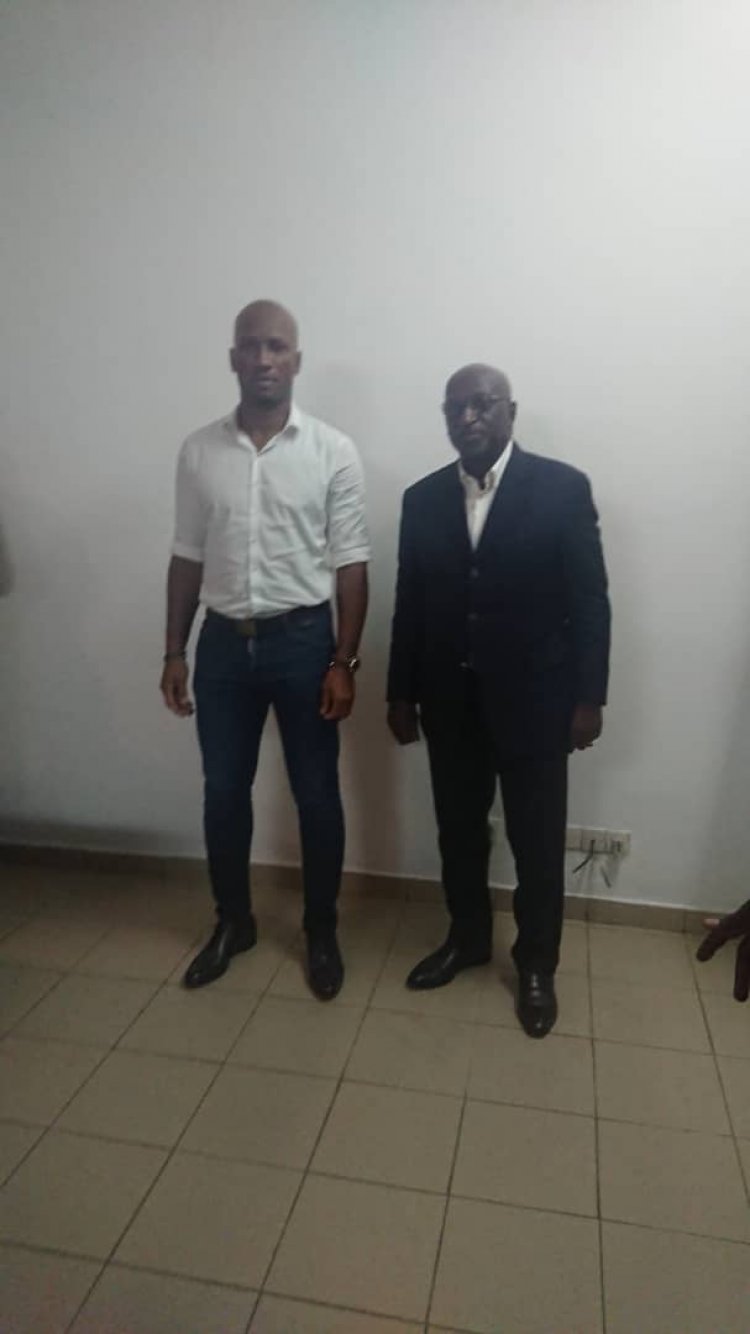 Côte d’Ivoire-Présidence de la Caf : le candidat Jacques Anouma reçu par Didier Drogba   