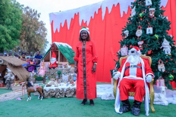 CI-Noël à Boundiali : la ministre Mariatou Koné donne le sourire à 3000 enfants   