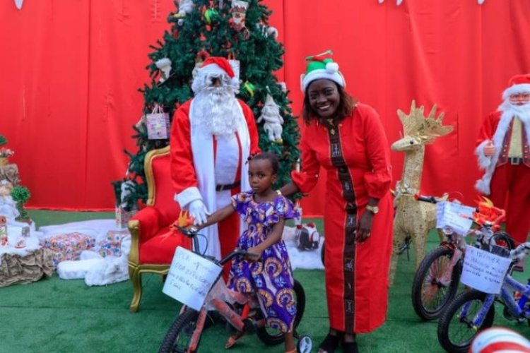 CI-Noël à Boundiali : la ministre Mariatou Koné donne le sourire à 3000 enfants   