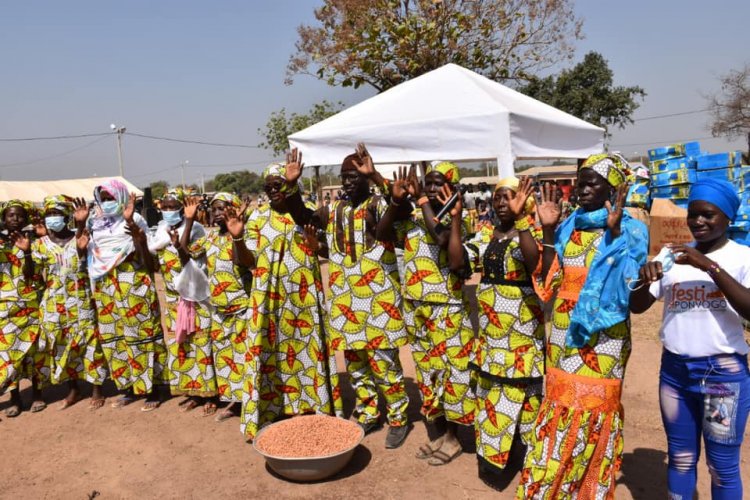 CI-Festi-Ponvogo 2020 : la 1ère Dame équipe le centre de santé et honore les femmes