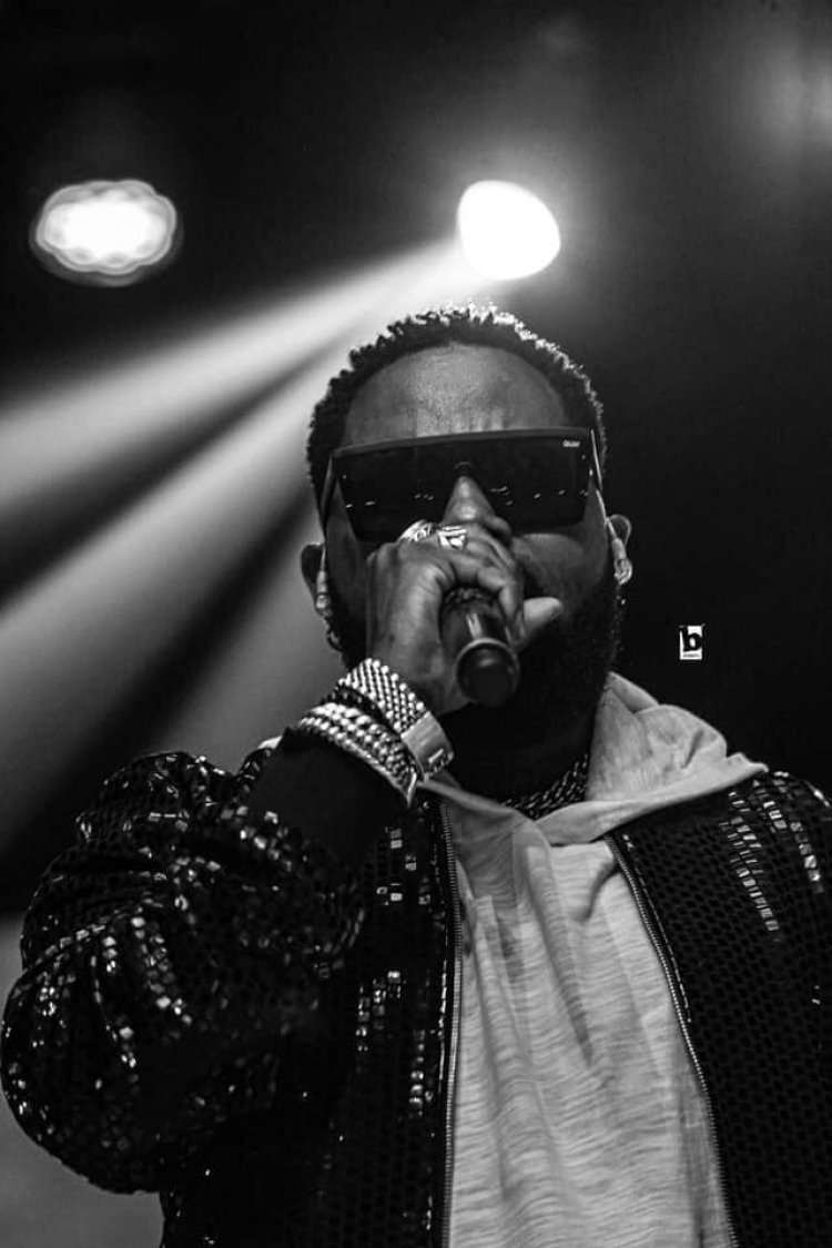 CI-Ferre Gola à ses fans : « Ma musique vous chauffe le sang et fait battre votre cœur »  