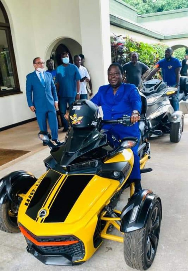 Côte d’Ivoire-Daoukro : Bédié « présente son nouvel engin » aux Ivoiriens !