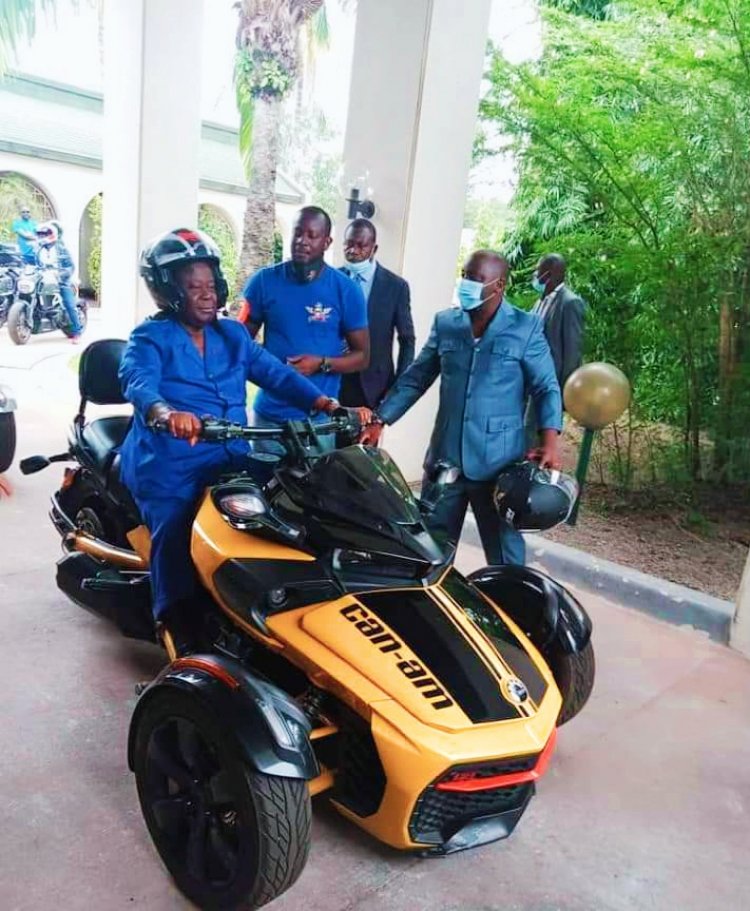 Côte d’Ivoire-Daoukro : Bédié « présente son nouvel engin » aux Ivoiriens !