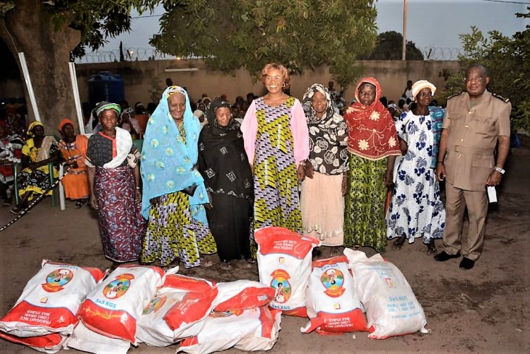 Côte d’Ivoire (Bouna) : Nialé Kaba soulage 200 veuves   