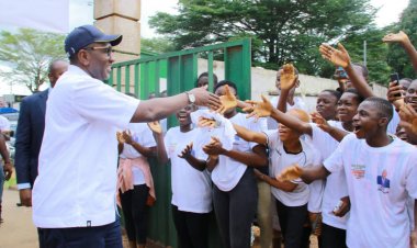 Côte d’Ivoire (Performance ) / Cours de vacances à Yamoussoukro : Souleymane Diarrassouba célèbre les meilleurs élèves