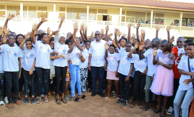 Côte d’Ivoire (Performance ) / Cours de vacances à Yamoussoukro : Souleymane Diarrassouba célèbre les meilleurs élèves