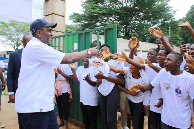 Côte d’Ivoire (Performance ) / Cours de vacances à Yamoussoukro : Souleymane Diarrassouba célèbre les meilleurs élèves