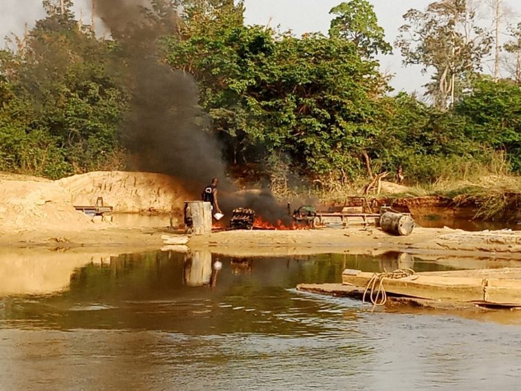 Côte d'Ivoire (Orpaillage illégal) : la Gendarmerie détruit des sites et d'importants matériels