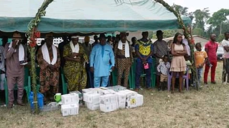 Côte d’Ivoire (San Pedro-Djouroutou) : Donatien Beugré fait don d'une ambulance médicalisée