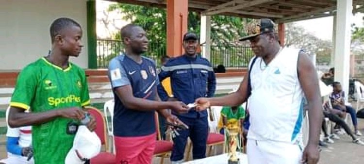 Côte d’Ivoire (Protection civile) : Anne Ouloto reçoit l’hommage des pompiers civils