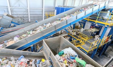 Côte d'Ivoire (Pollution) :  la guerre déclarée à l’invasion plastique, depuis Abidjan