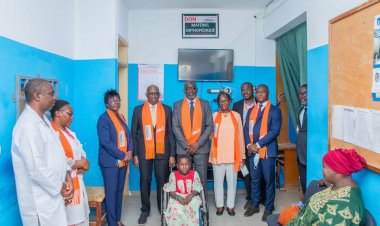 Côte d’Ivoire (Solidarité) / La Fondation LONACI remet du matériel orthopédique à l’Ong ‘’Vive Débout’’