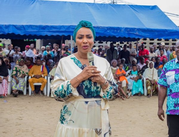 Côte d’Ivoire (Déguerpissement) / Koumassi Campement : Adjaratou Traoré (députée) soutient des victimes